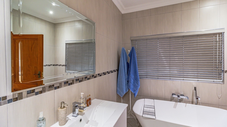 5 Bedroom Property for Sale in Oranjeville Free State